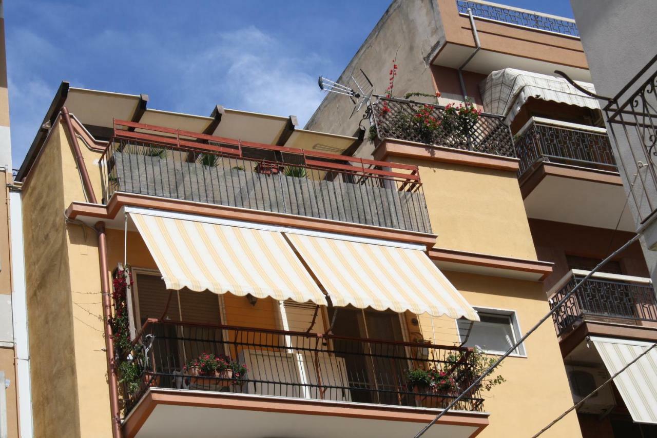 Casa-B&B Bouganville Attico 85 Mq バルレッタ エクステリア 写真