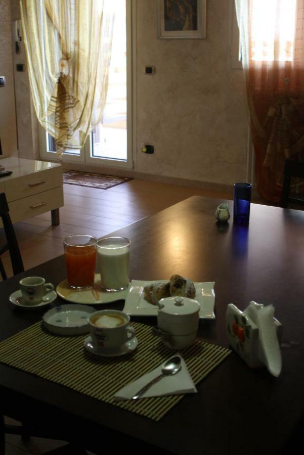 Casa-B&B Bouganville Attico 85 Mq バルレッタ エクステリア 写真